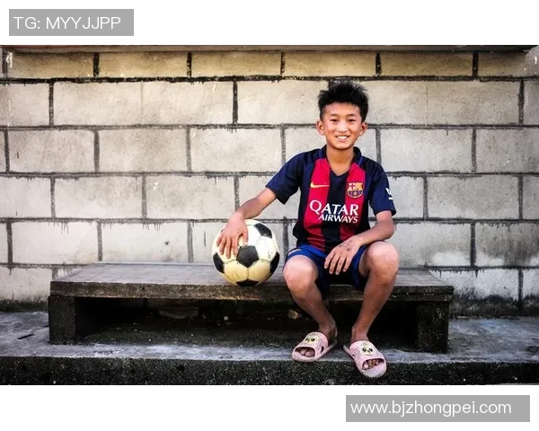 足球明星化身可爱娃娃脸壁纸让你的手机焕发青春活力