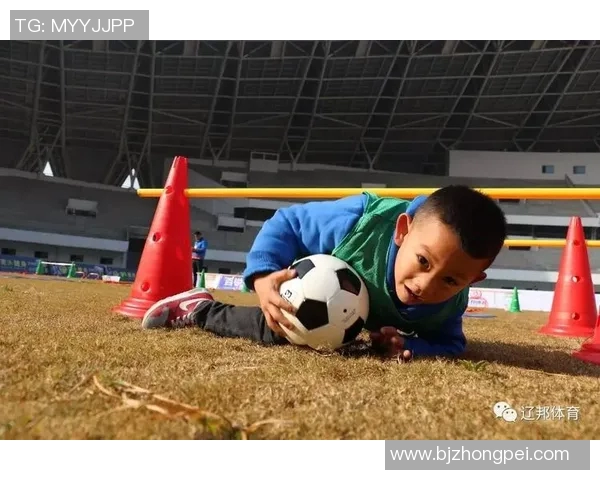 小孩调侃足球明星的幽默句子让人捧腹大笑的趣味表达